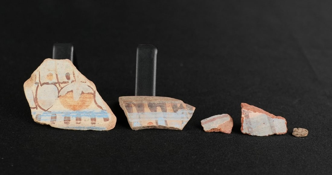 Ancient Egyptian Painted Amarna Pottery Fragments (1 of 5)