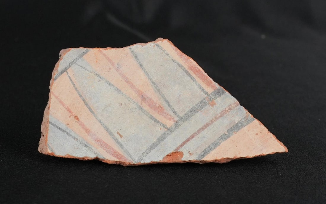 Ancient Egyptian Painted Amarna Pottery Fragment (1 of 7)