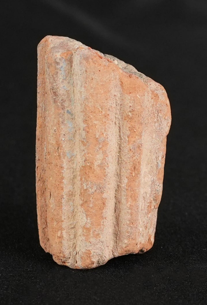 Ancient Egyptian Painted Amarna Pottery Fragment (1 of 7)