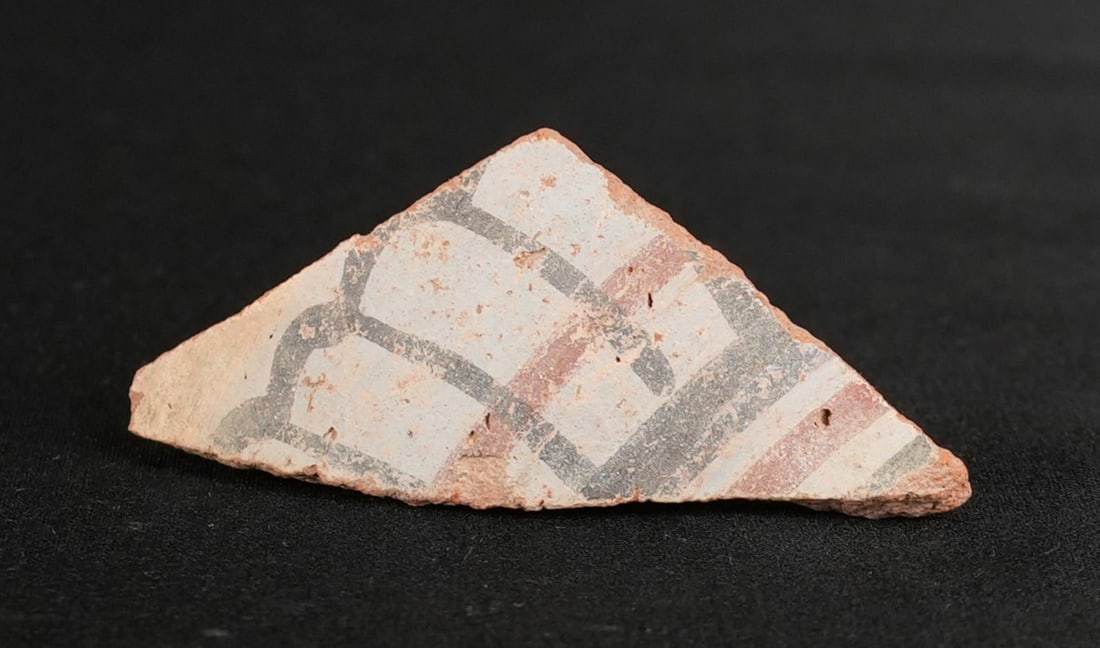 Ancient Egyptian Painted Amarna Pottery Fragment (1 of 7)