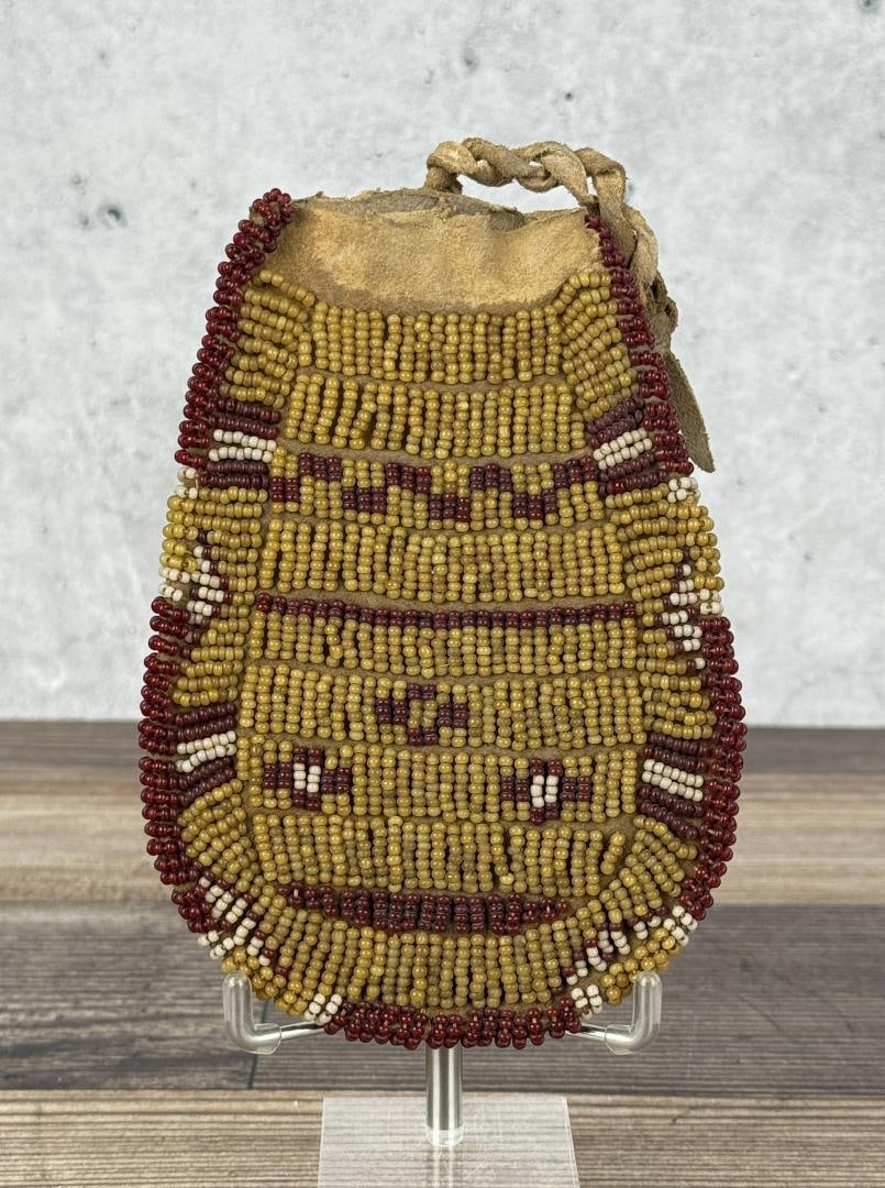 Sioux Native American Indian Beaded Medicine Bag (1 of 3)