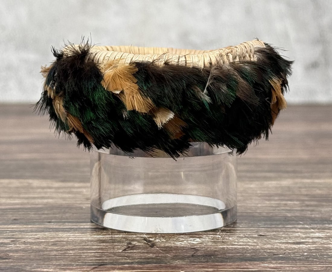 Pomo Native American Indian Feather Gift Basket (1 of 9)