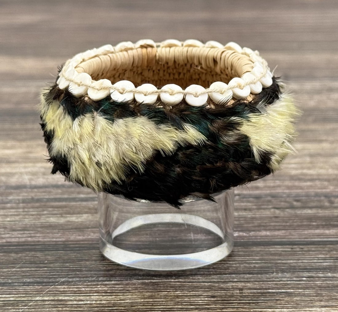 Pomo Native American Indian Feather Gift Basket (1 of 8)