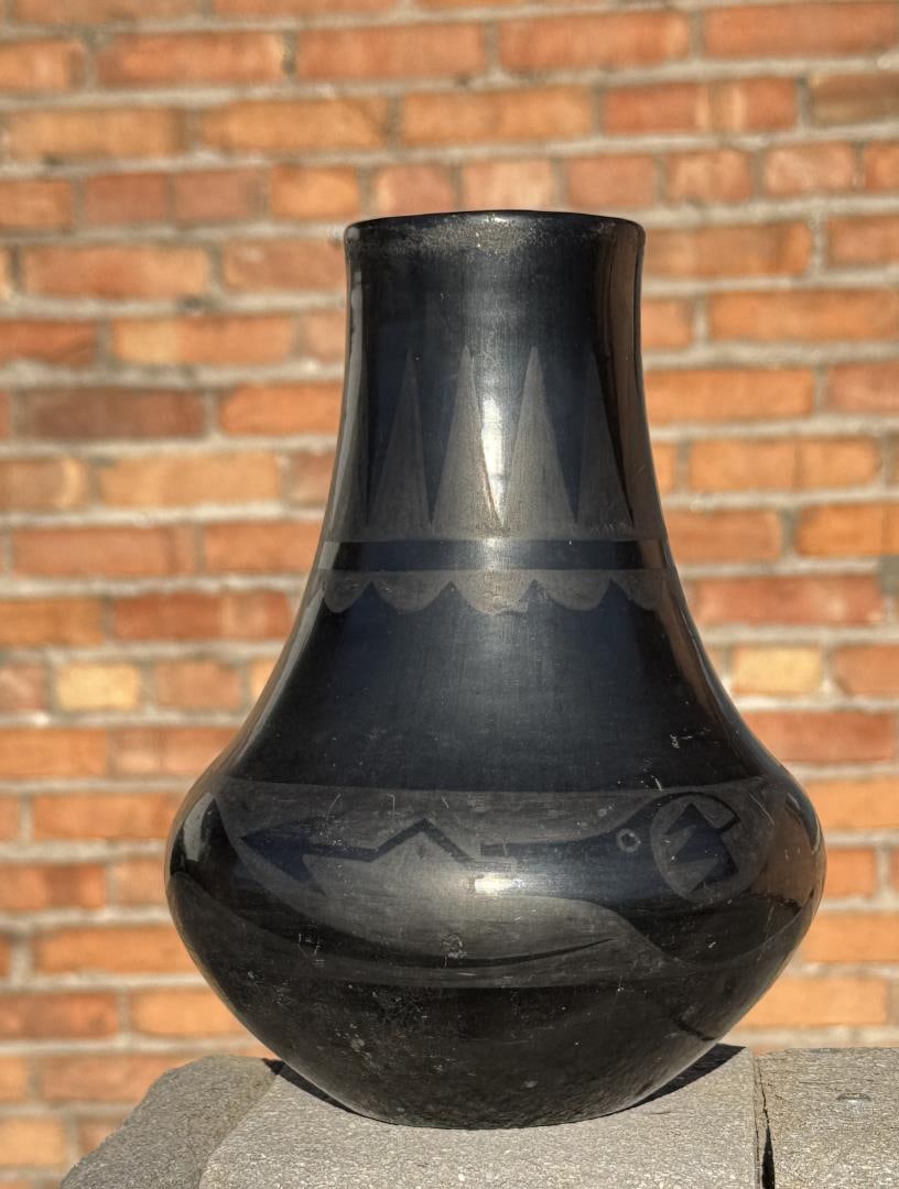 Maria Martinez San Ildefonso Pueblo Avanyu Jar Pot (1 of 8)