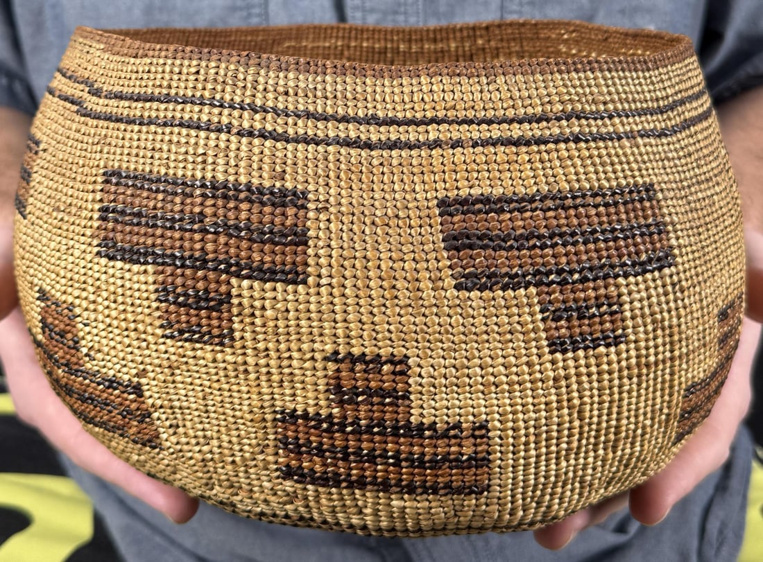 Hupa Yurok Karuk Native American Indian Basket (1 of 7)