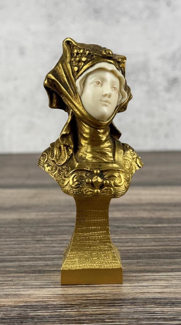 Eugene Bernoud Woman In Medieval Dress Bronze (1 of 6)