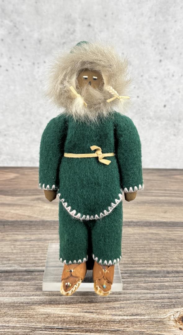Alaskan Inuit Eskimo Doll (1 of 6)