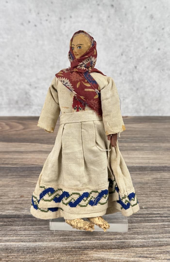 Vintage Eastern European Peasant Doll (1 of 6)