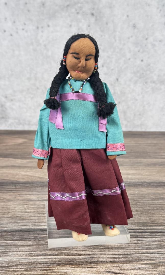 Navajo Native American Indian Doll (1 of 5)