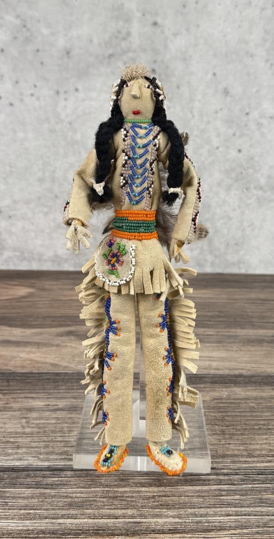 Sioux Native American Indian Doll (1 of 5)