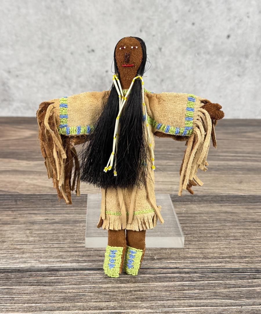 Sioux Native American Indian Doll (1 of 4)