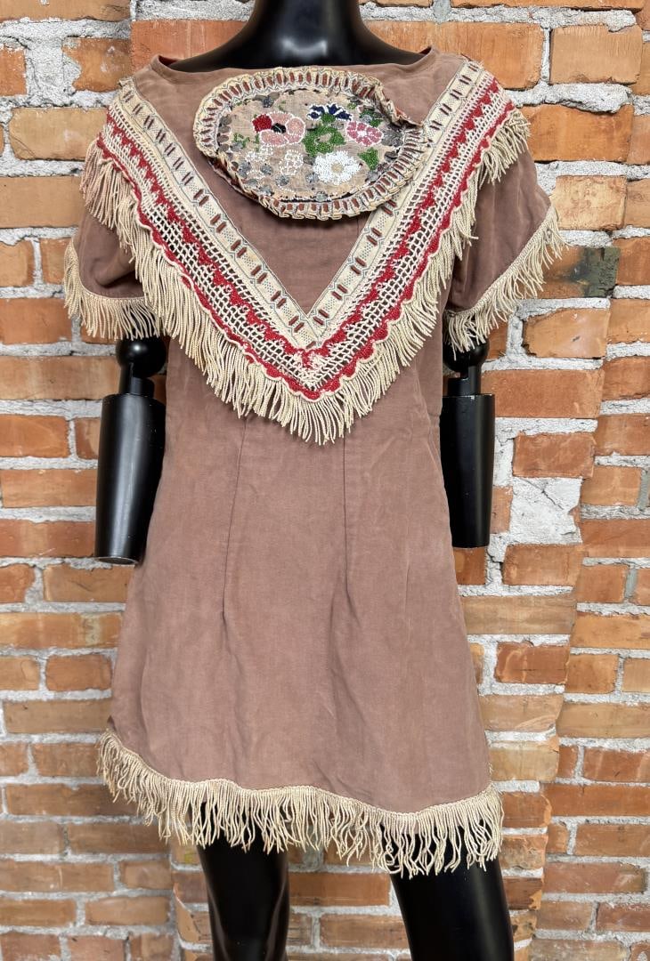 Woodlands Native American Indian Beaded Dress (1 of 6)