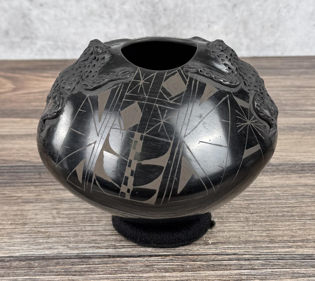 Ma Luisa Talavera Mata Ortiz Pottery Frog Jar (1 of 8)