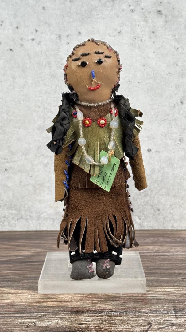 Tuscarora Reservation Native American Indian Doll (1 of 7)