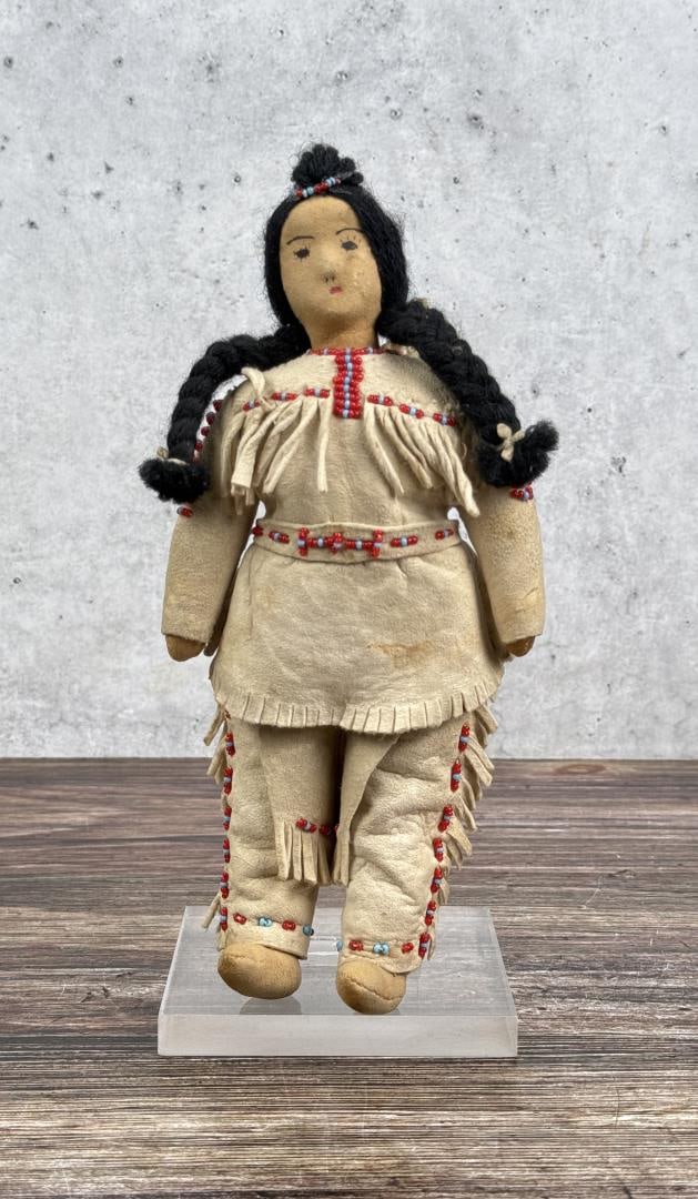 Apache Native American Indian Beaded Doll (1 of 7)