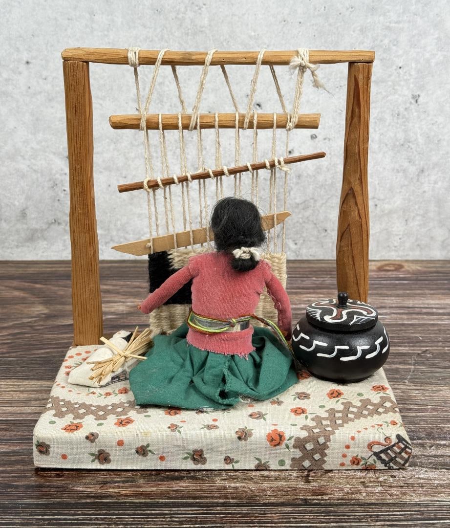 Navajo Weaver Doll (1 of 8)