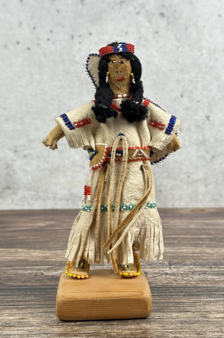 Shoshone Native American Beaded Doll (1 of 7)