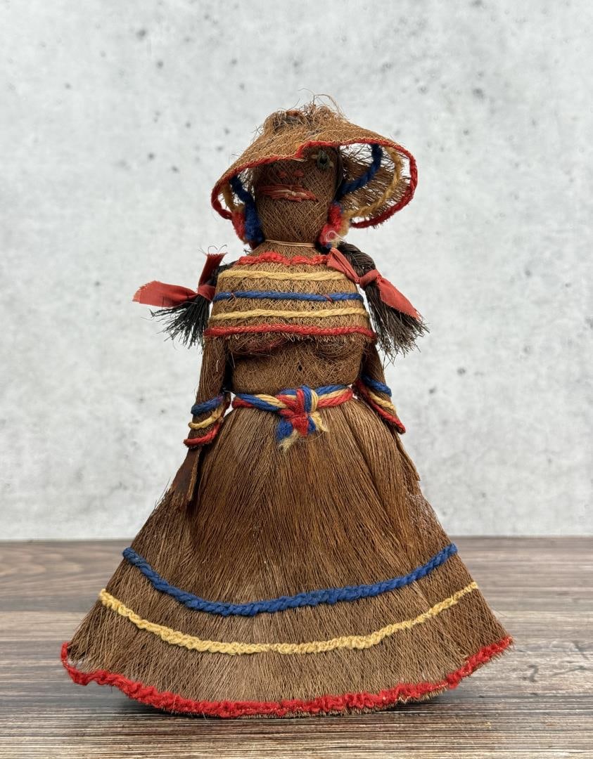 Seminole Native American Indian Palm Husk Doll (1 of 6)