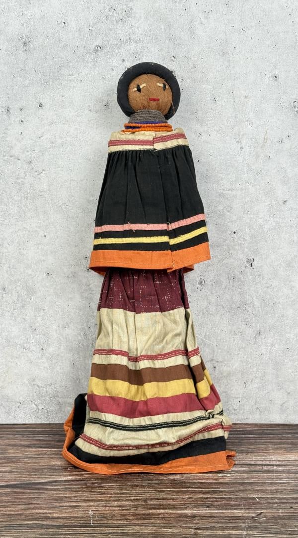 Seminole Indian Palmetto Palm Husk Doll: 13 3/8" tall.