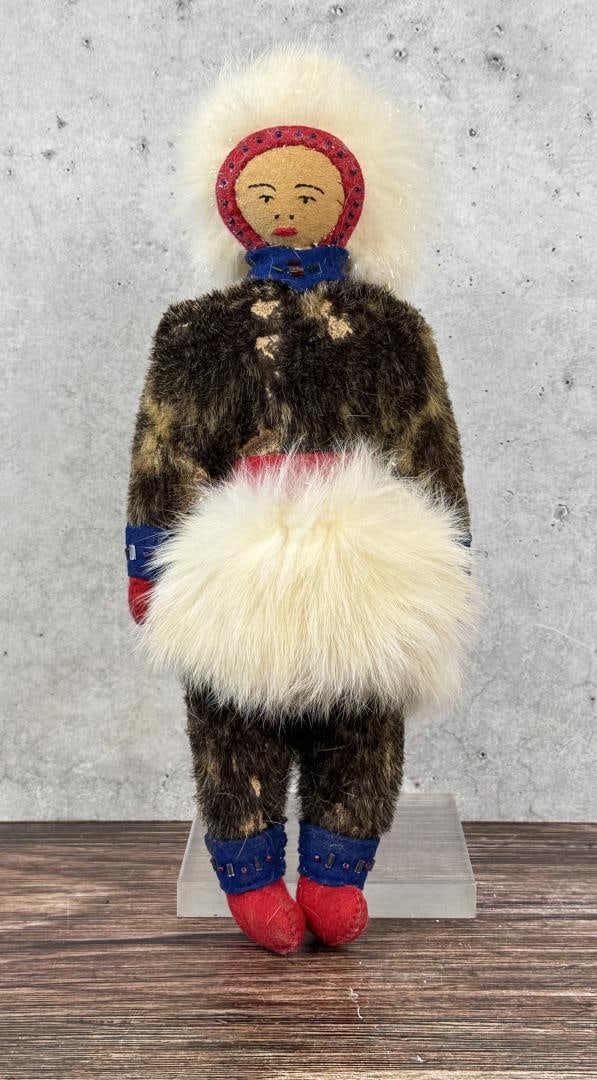 Alaskan Inuit Eskimo Doll (1 of 4)