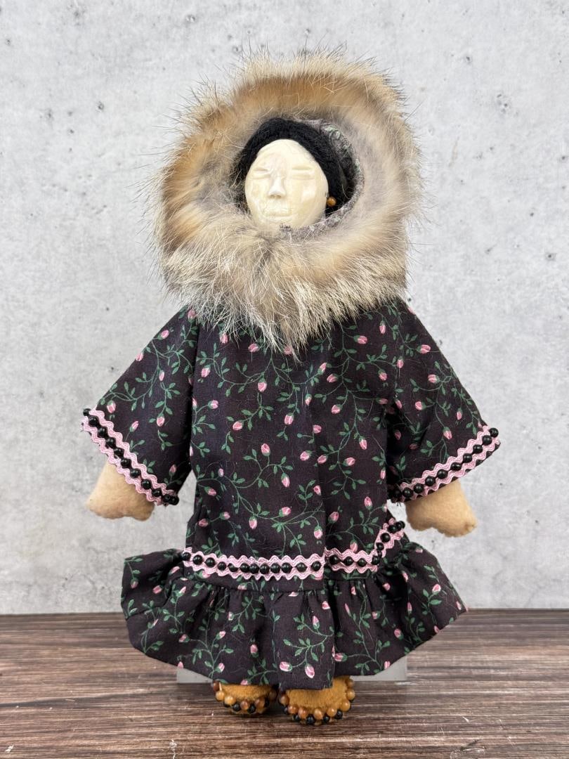 Inuit Eskimo Ivory Face Mother Child Doll (1 of 6)