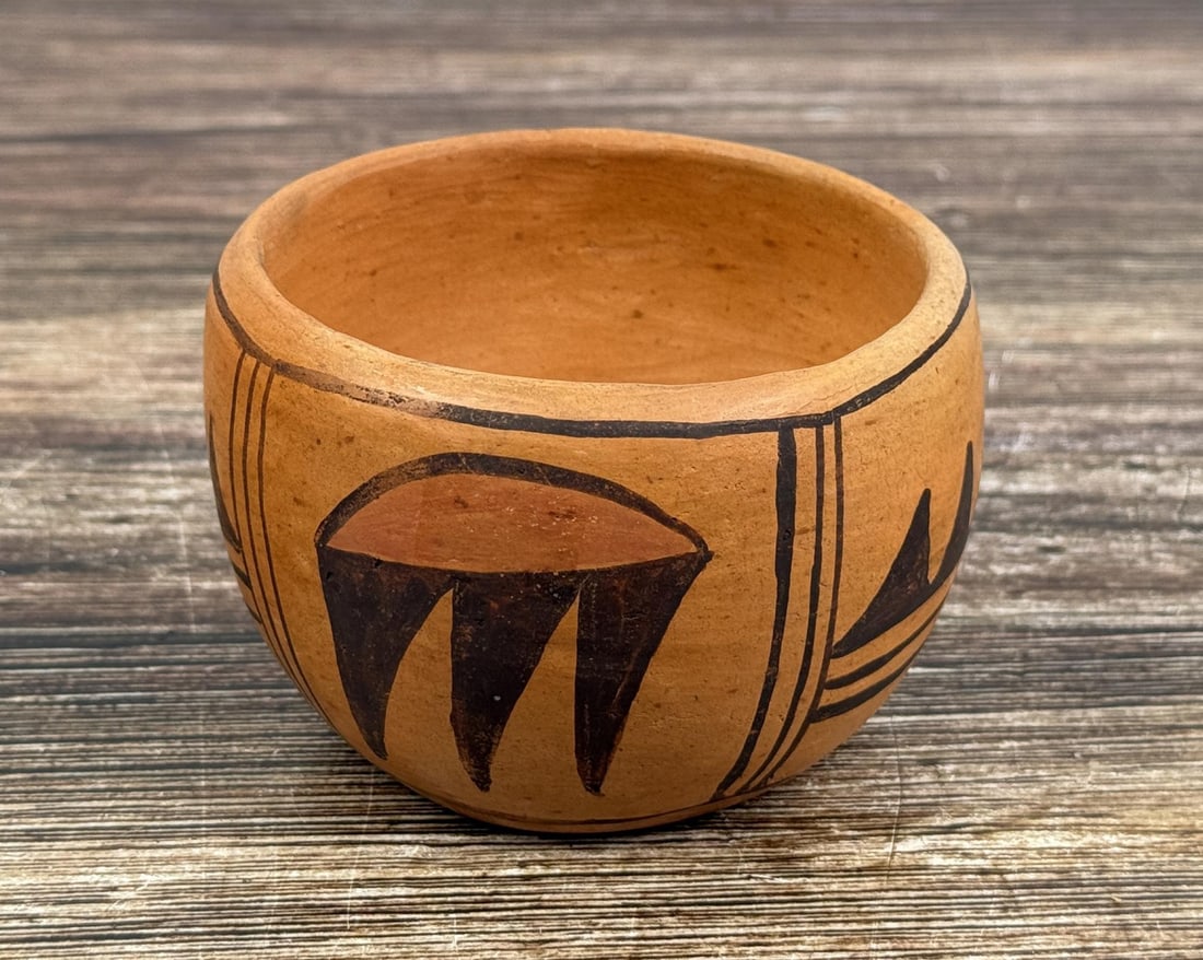 Hopi Indian Pottery Bowl (1 of 8)