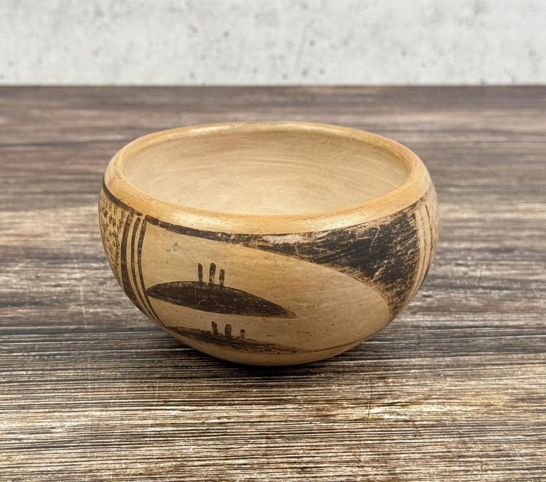 Hopi Indian Pottery Bowl (1 of 8)
