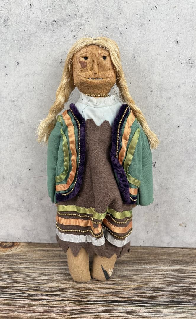 Seminole Native American Indian Doll (1 of 6)