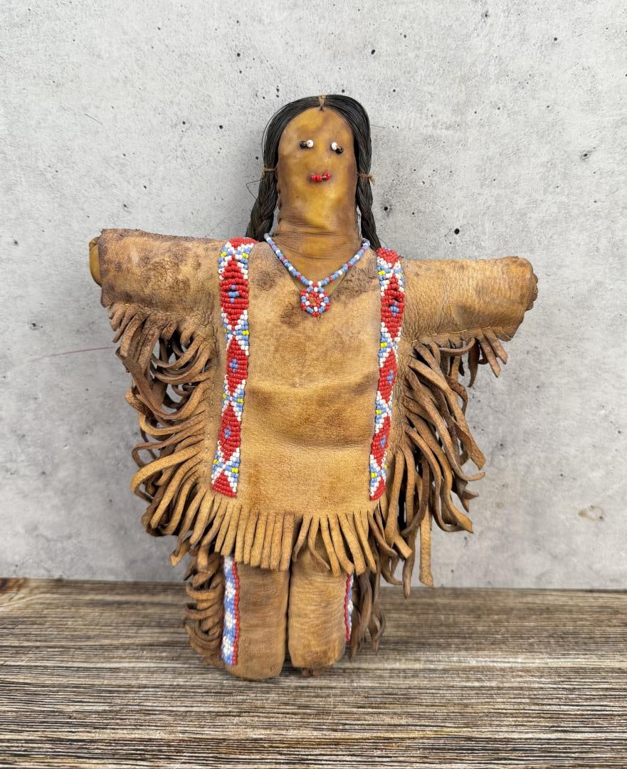 Sioux Native American Indian Beaded Doll (1 of 6)