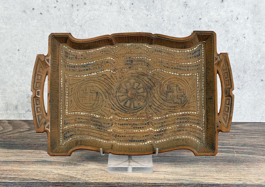 Cast Iron Sun and Whirling Log Cigar Tray (1 of 4)
