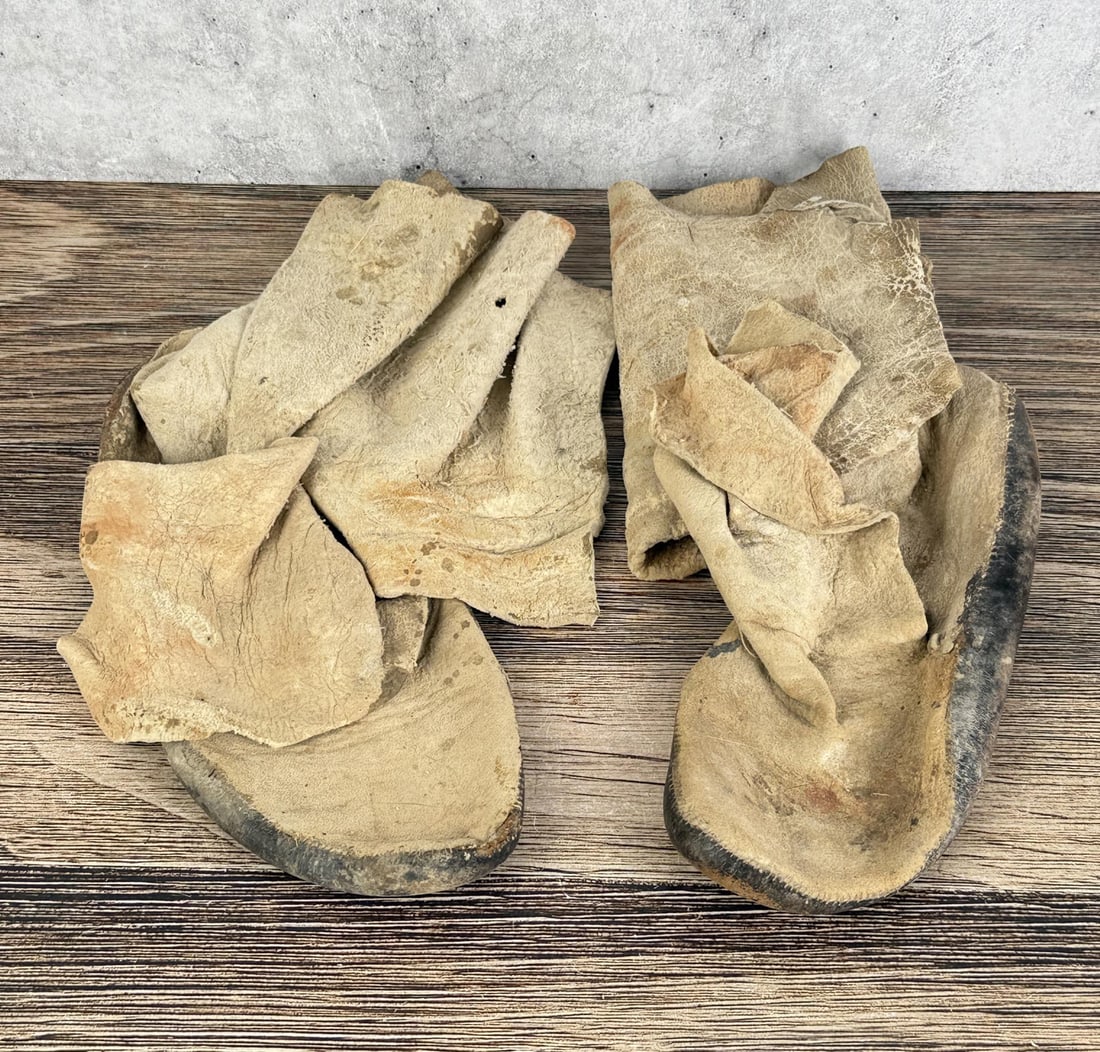 Pueblo Native American Indian High Top Moccasins (1 of 3)