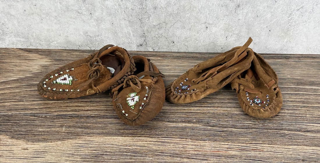 Native American Indian Beaded Baby Moccasins (1 of 6)
