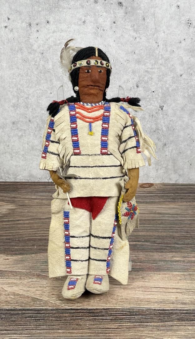 Assiniboine Native American Indian Beaded Doll (1 of 4)