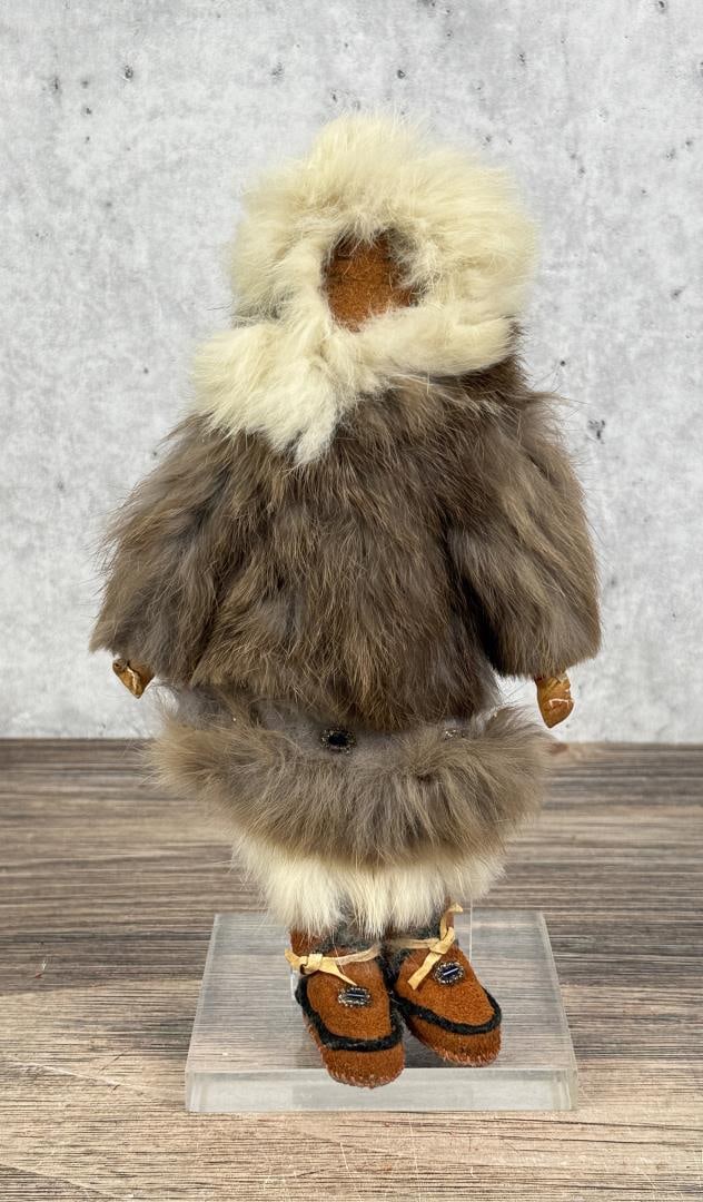 Alaskan Inuit Eskimo Doll (1 of 5)