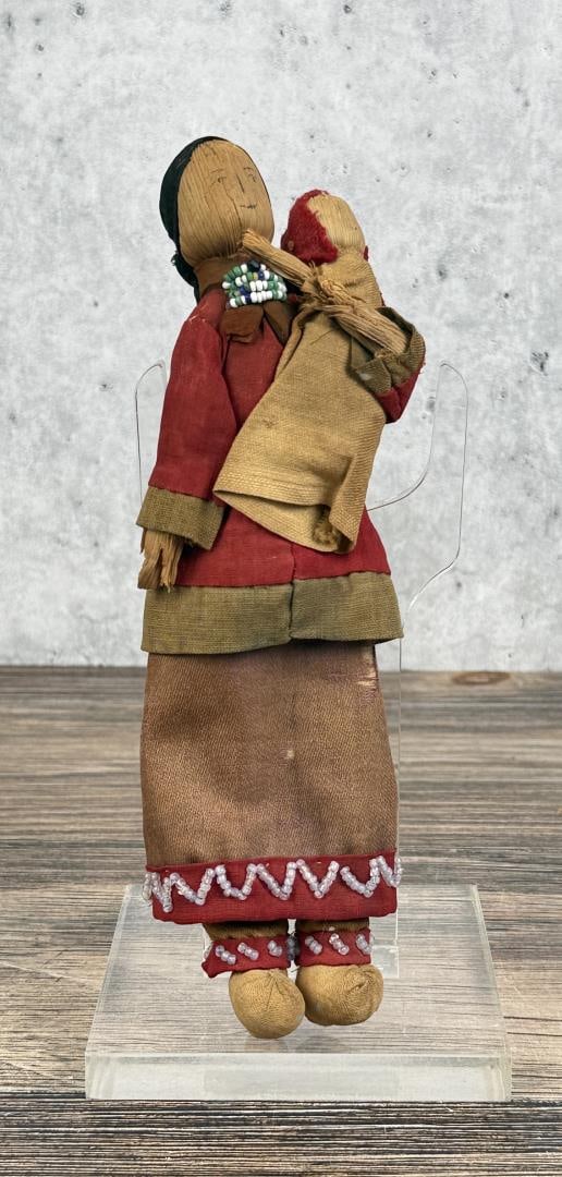 Iroquois Native American Indian Corn Husk Doll (1 of 4)