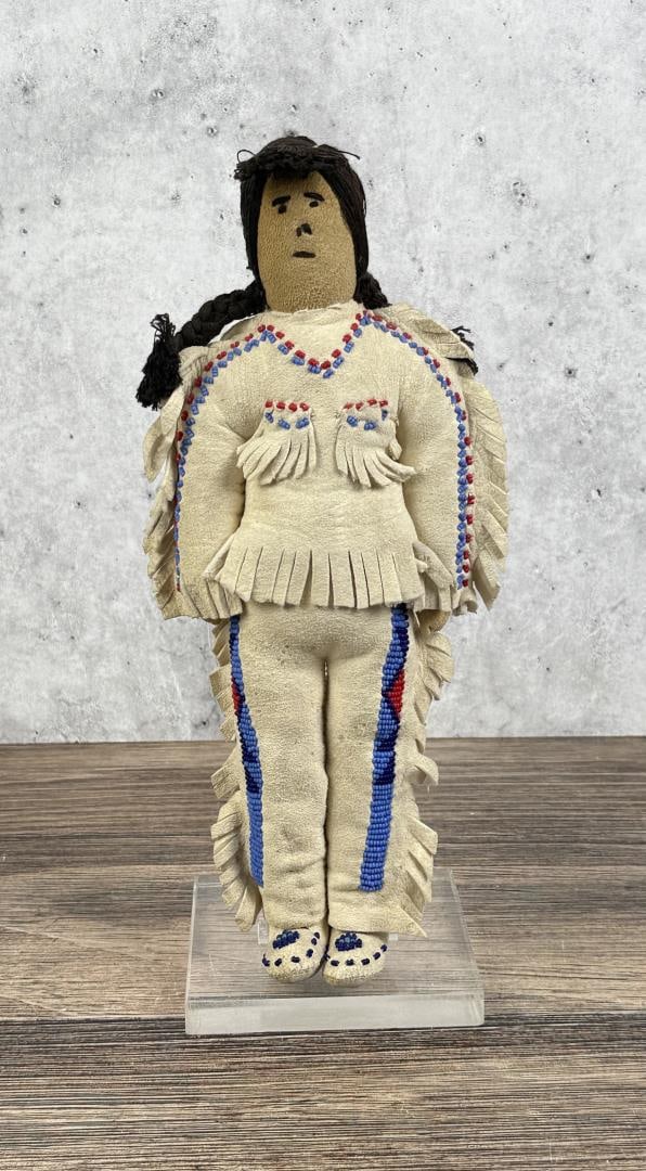 Sioux Native American Indian Beaded Doll (1 of 4)