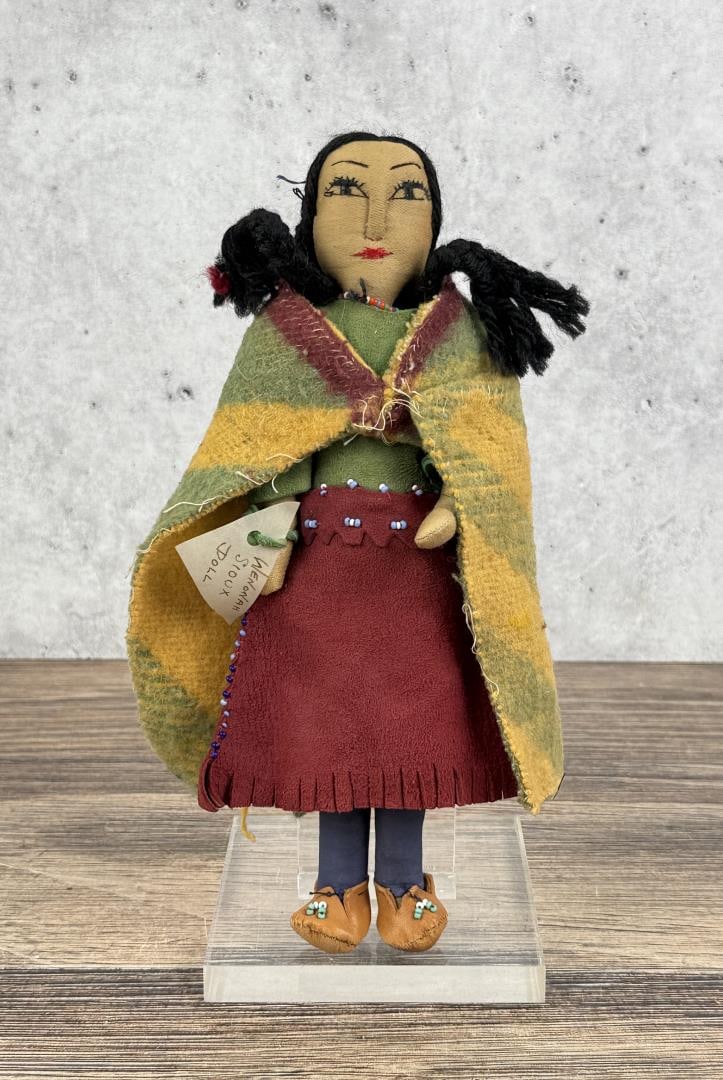 Wenonah Sioux Native American Indian Doll (1 of 4)
