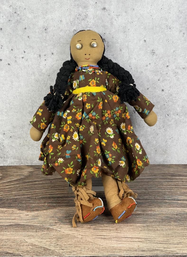Native American Indian Doll (1 of 4)