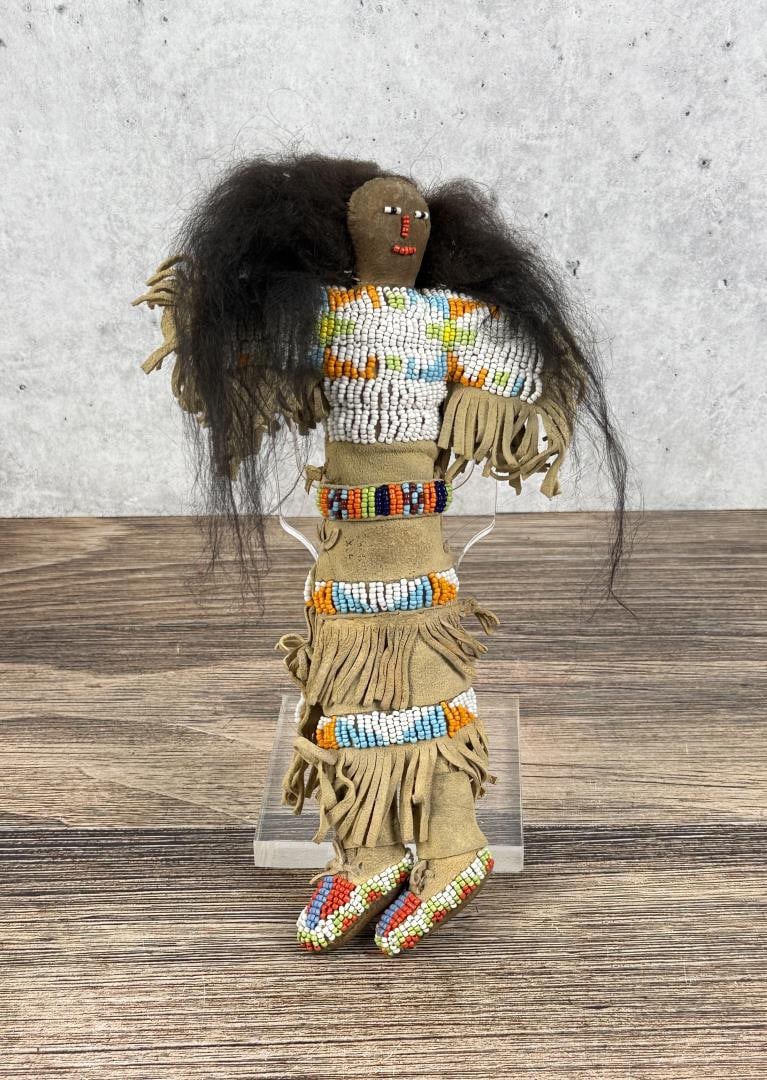 Sioux Native American Indian Beaded Doll (1 of 5)