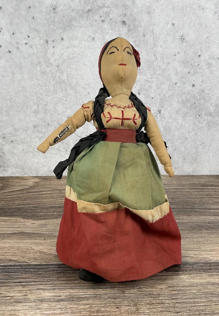 Lake Okoboji Iowa Native American Indian Doll: 13 1/2" tall. First Quarter of the 20th Century