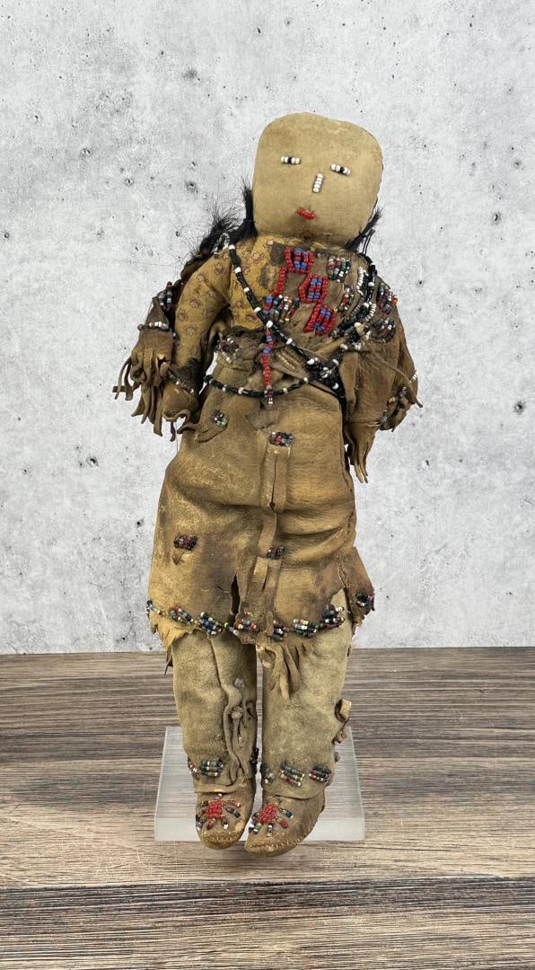 Sioux Native American Indian Beaded Doll (1 of 4)