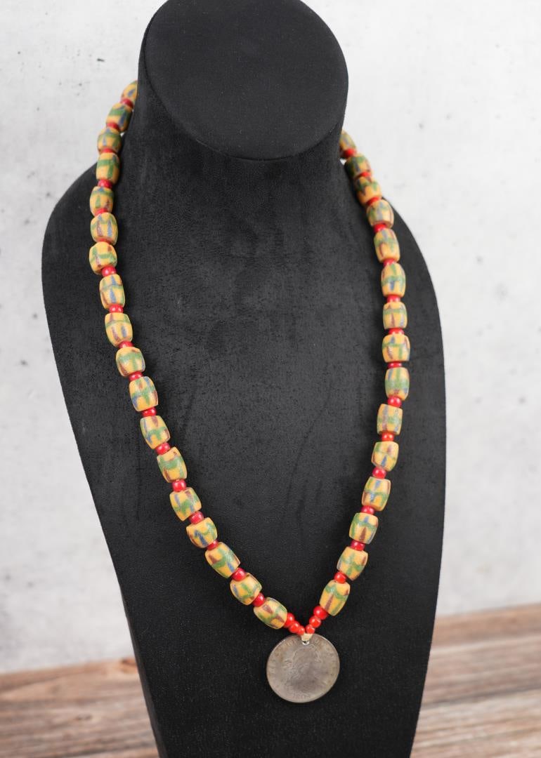 Native American Indian Trade Bead Necklace (1 of 7)