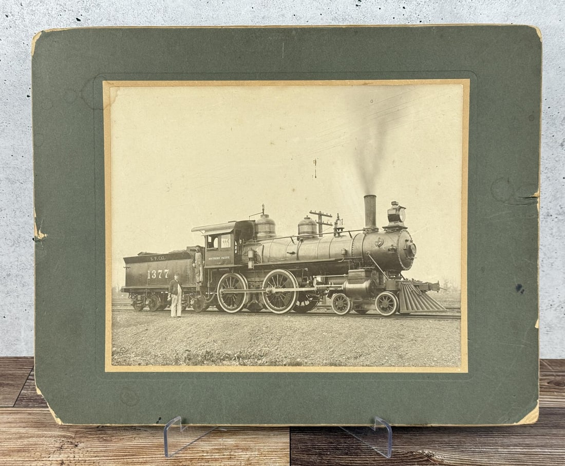 Southern Pacific Railroad Locomotive Photo (1 of 5)