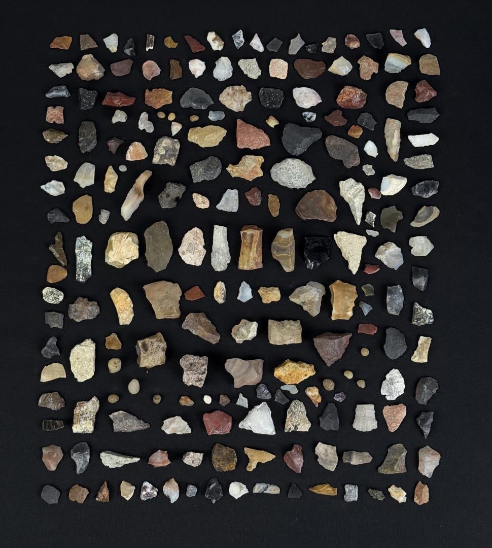 Ancient Native American Indian Stone Fragments: Nice grouping.