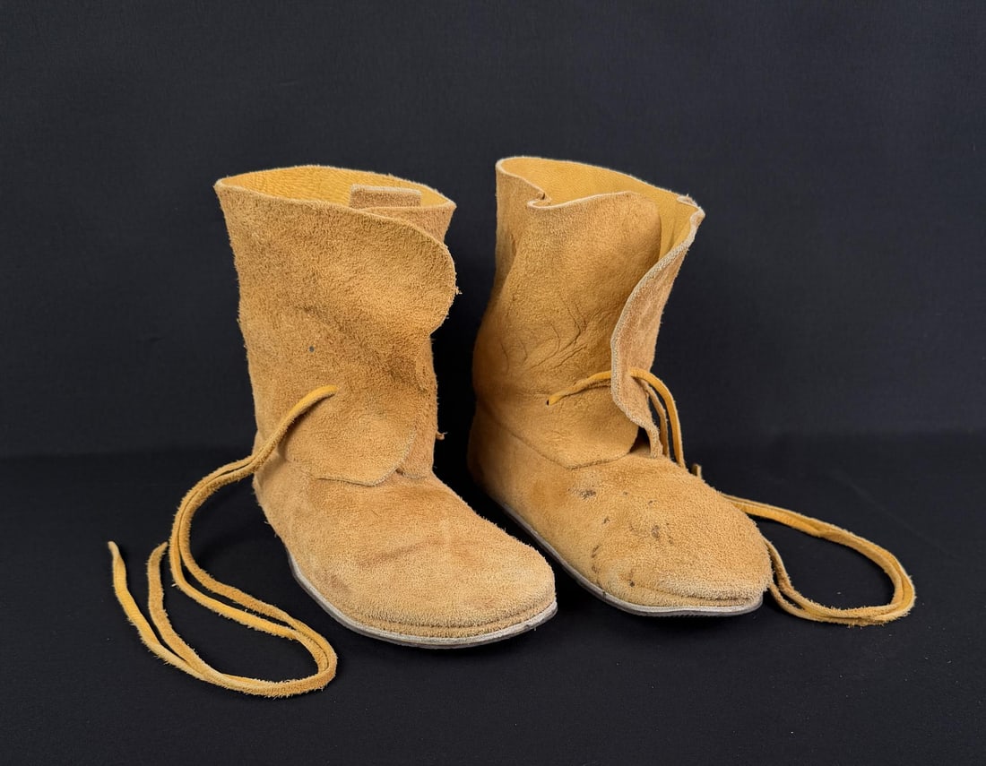 Native American Indian Moccasins (1 of 6)