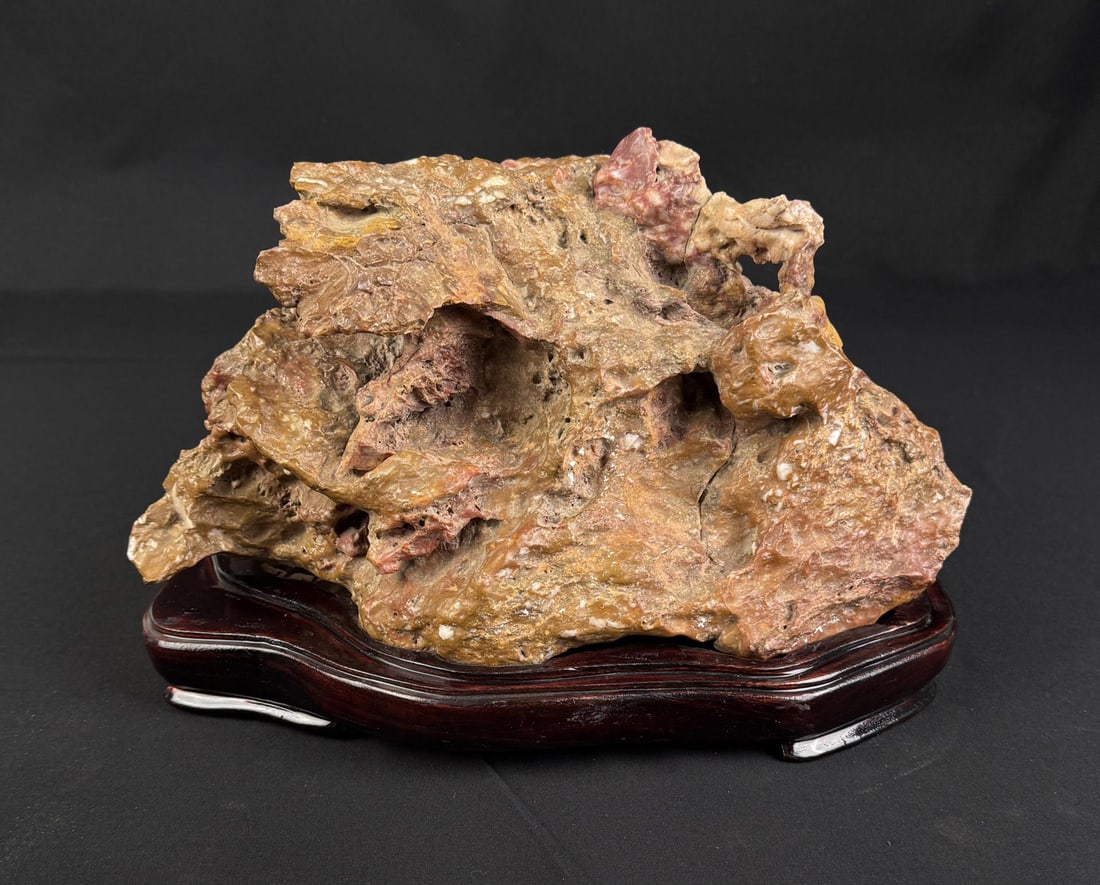 Chinese Agate Suiseki Scholar Viewing Stone: 11 1/2" by 8 1/4" by 7 3/8" on stand.