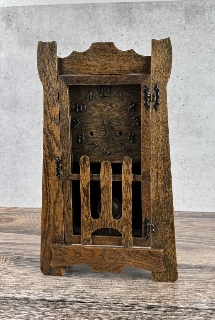 Arts & Crafts Gilbert Anita Mission Oak Clock (1 of 6)