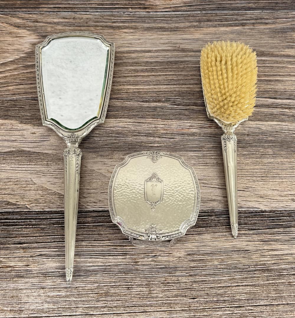 Sterling Silver Handled Vanity Set (1 of 8)