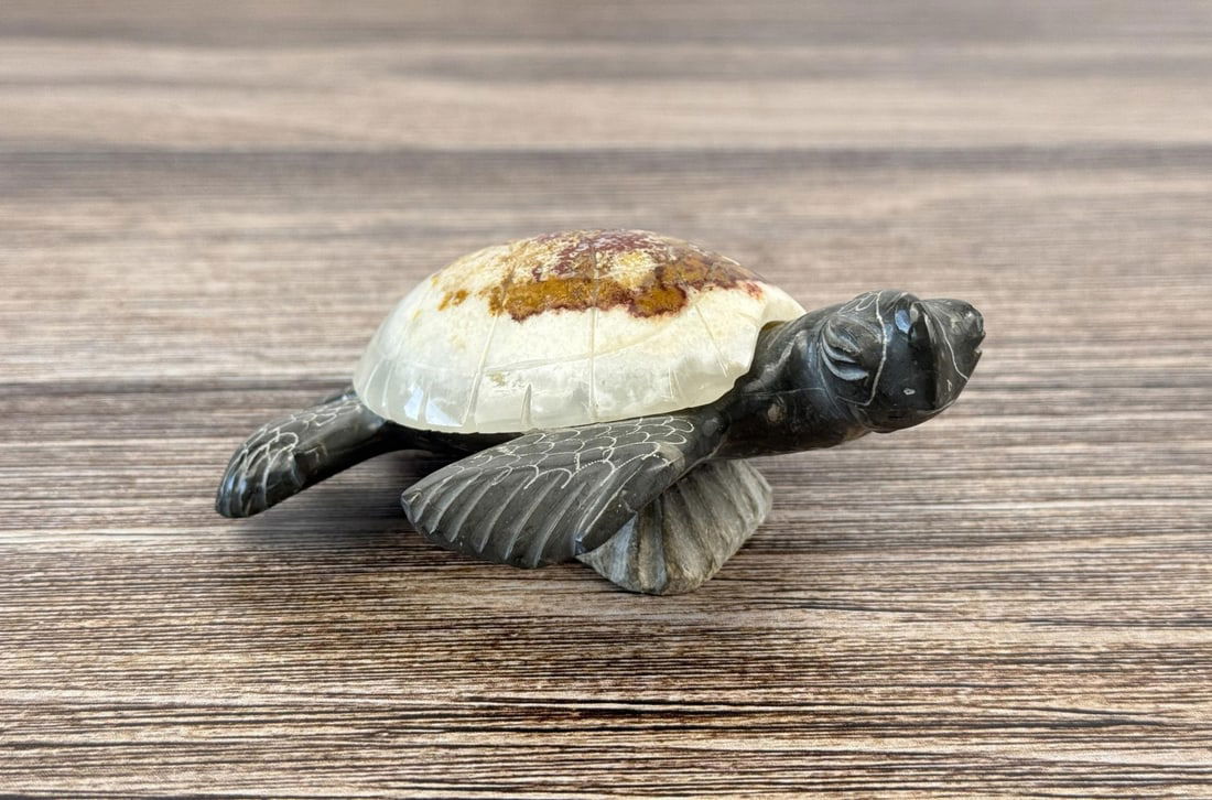 Soapstone and Onyx Sea Turtle Carving (1 of 7)