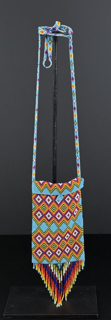 Loom Beaded Handbag (1 of 4)
